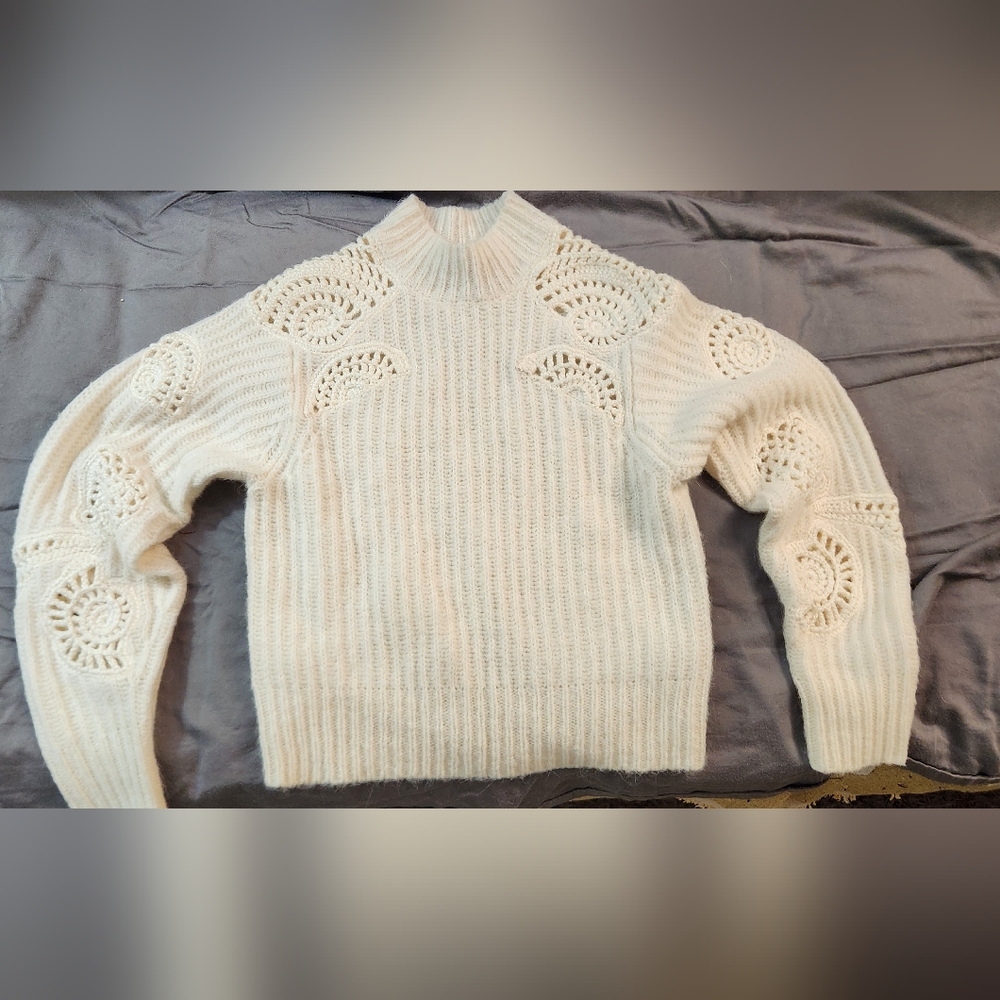 Vince‎ Soft Cream Knit Sweater